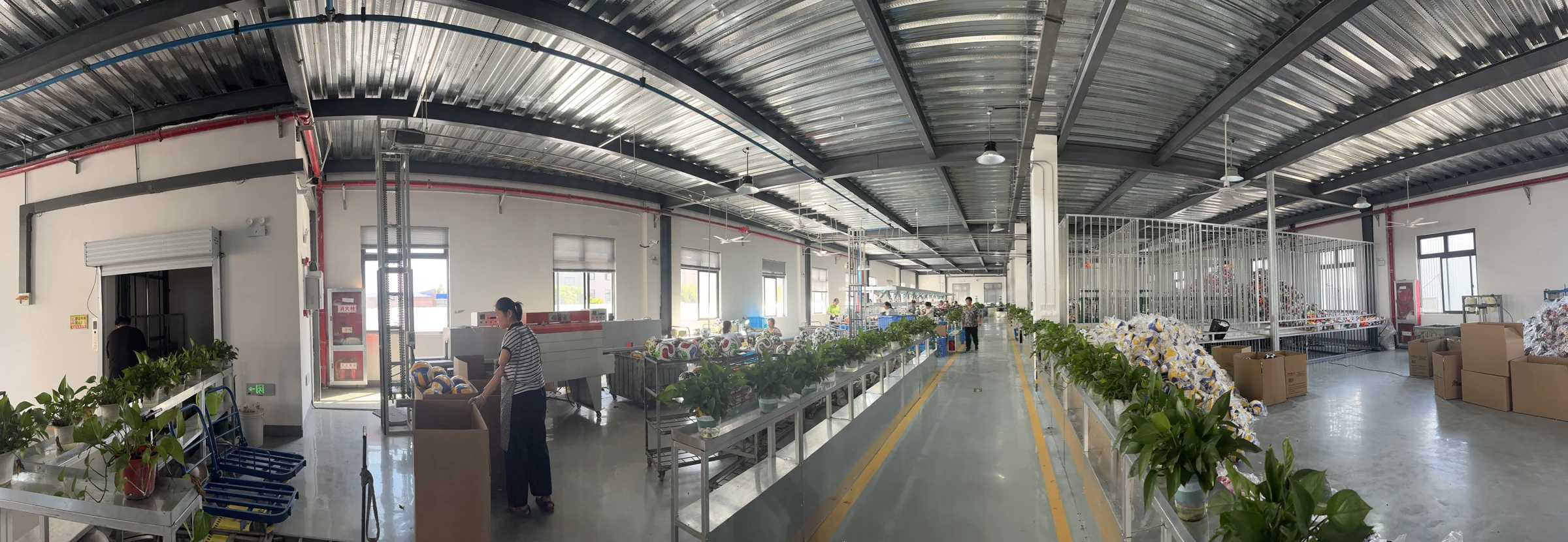 Panoramic photograph inside the production workshop